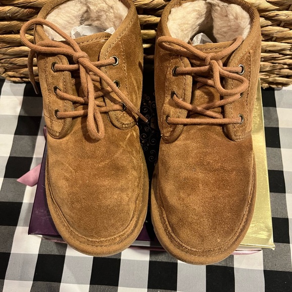 UGG Classic Tan Suede Boots - Picture 7 of 14